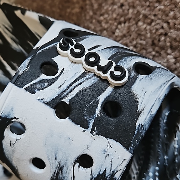 CROCS Marbled Tie Dyed Slides Sandals - Picture 5 of 9